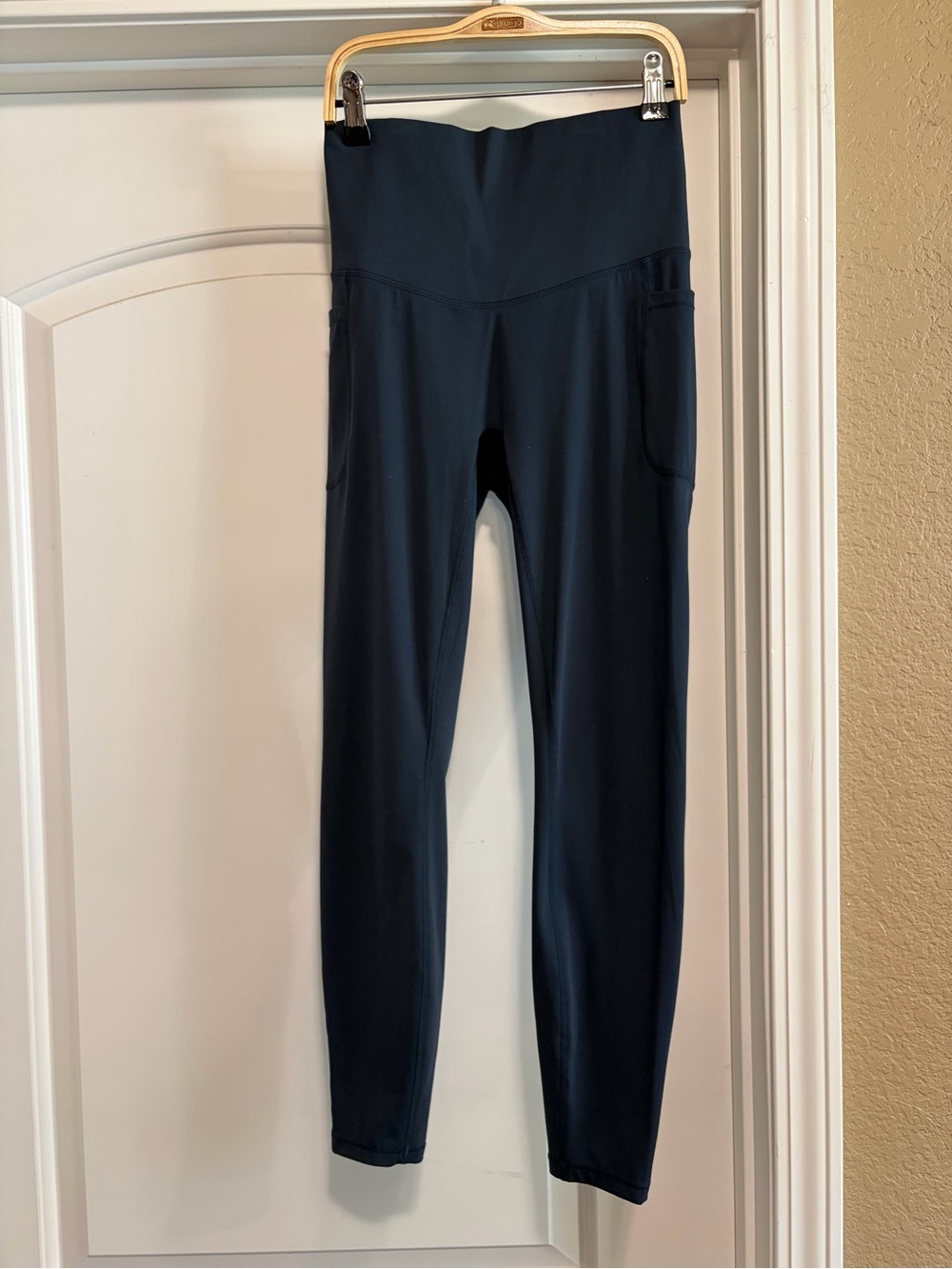 Halara Women High-Waist Navy Active Leggings with Side Pockets